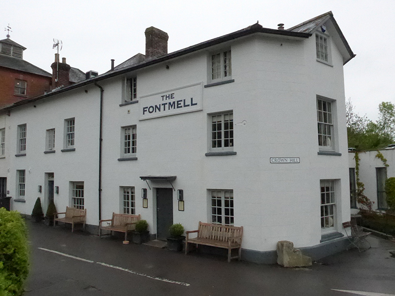 the fontmell pub